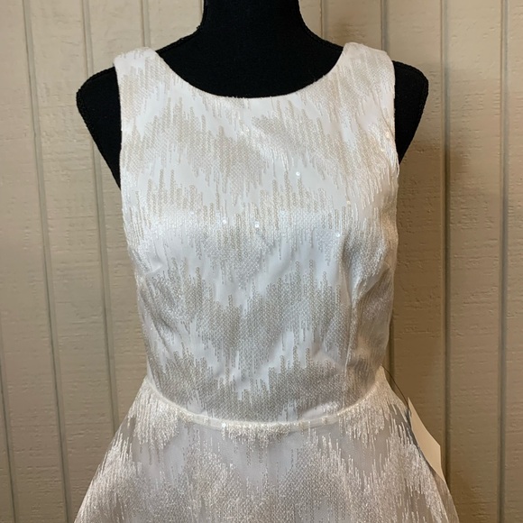 Lulu’s flirty backless sequin chevron skater dress, size small. NWT. - Picture 3 of 7